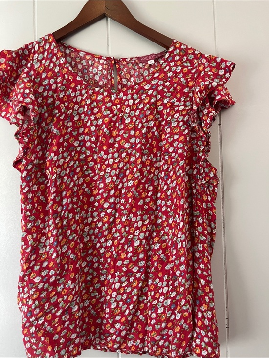Tops - Red Floral Ruffle Sleeve Women’s Top